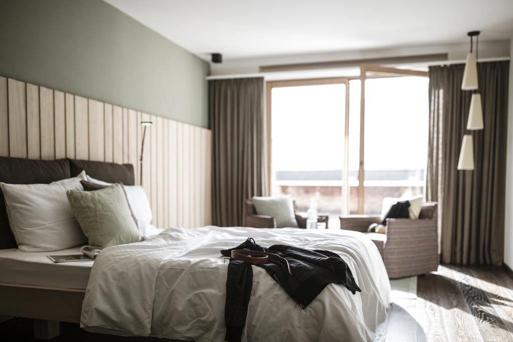 Hotel Weisses Kreuz Burgusio Quarto foto