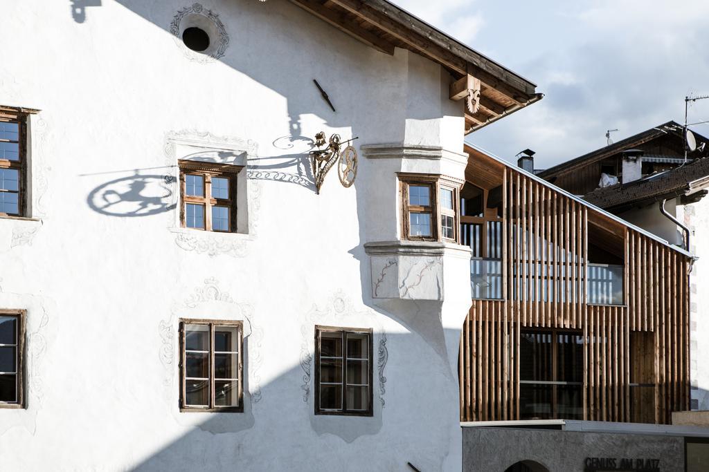 Hotel Weisses Kreuz Burgusio Exterior foto